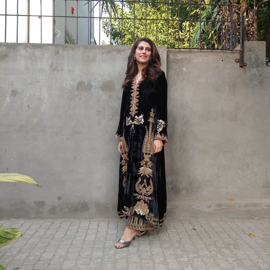 Namal – Black Velvet Gold Embellished Ensemble