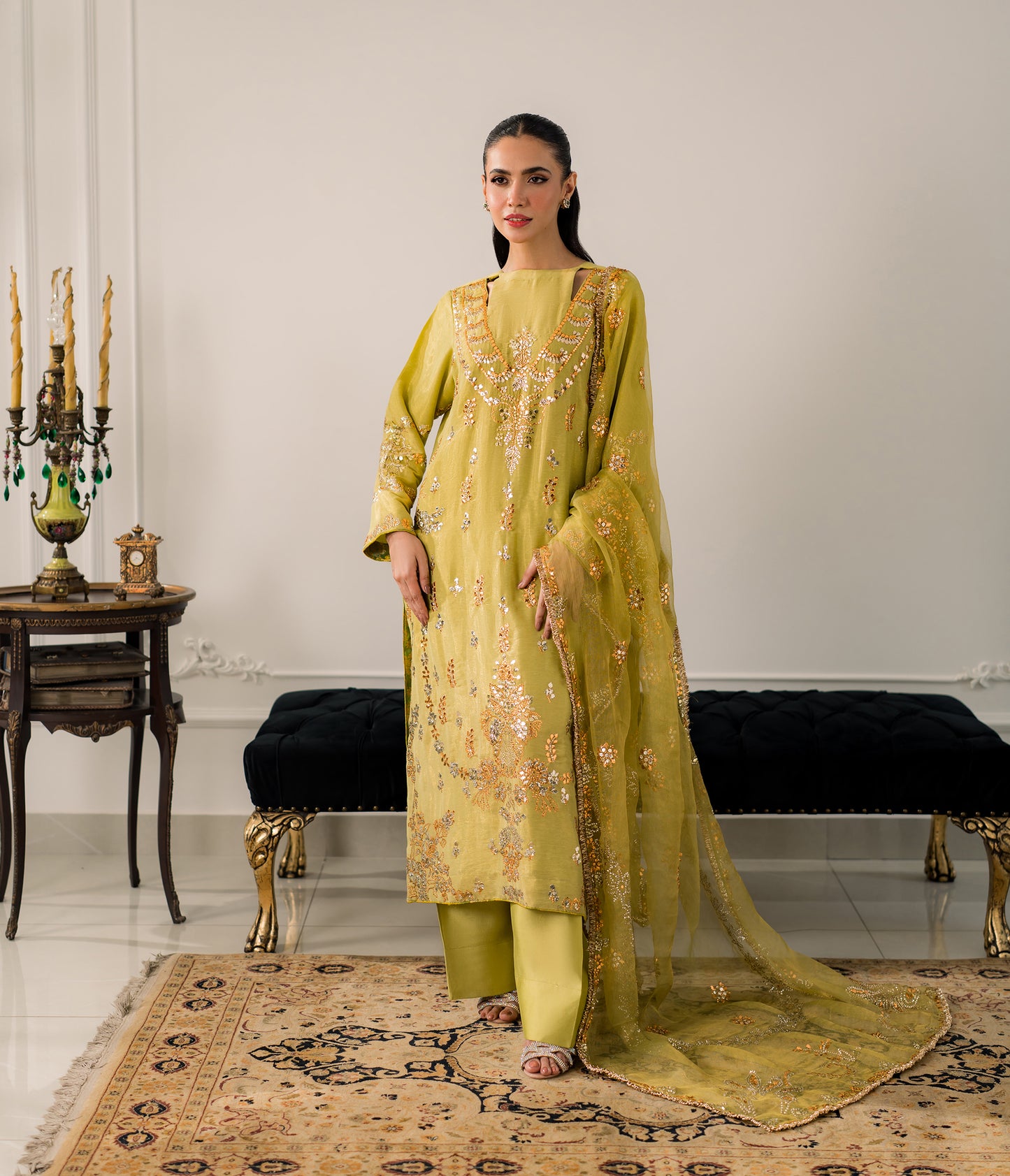 Talaaye – Handcrafted Kamdani & Zari Ensemble